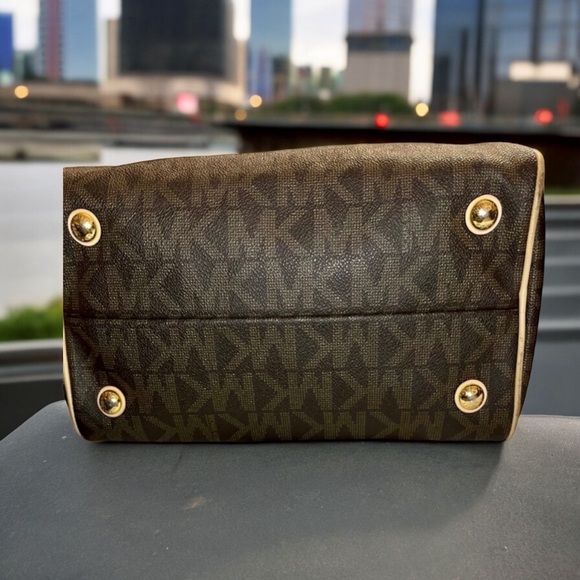 Michael Kors Grayson Signature Logo Handbag - Picture 4 of 8